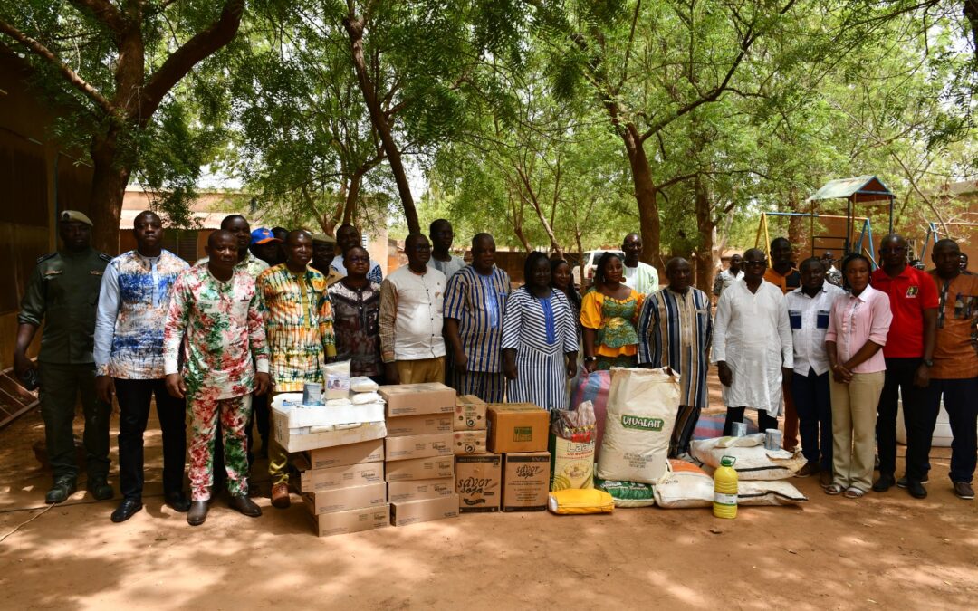Cérémonie de remise de Don par AJSB à l'oasis